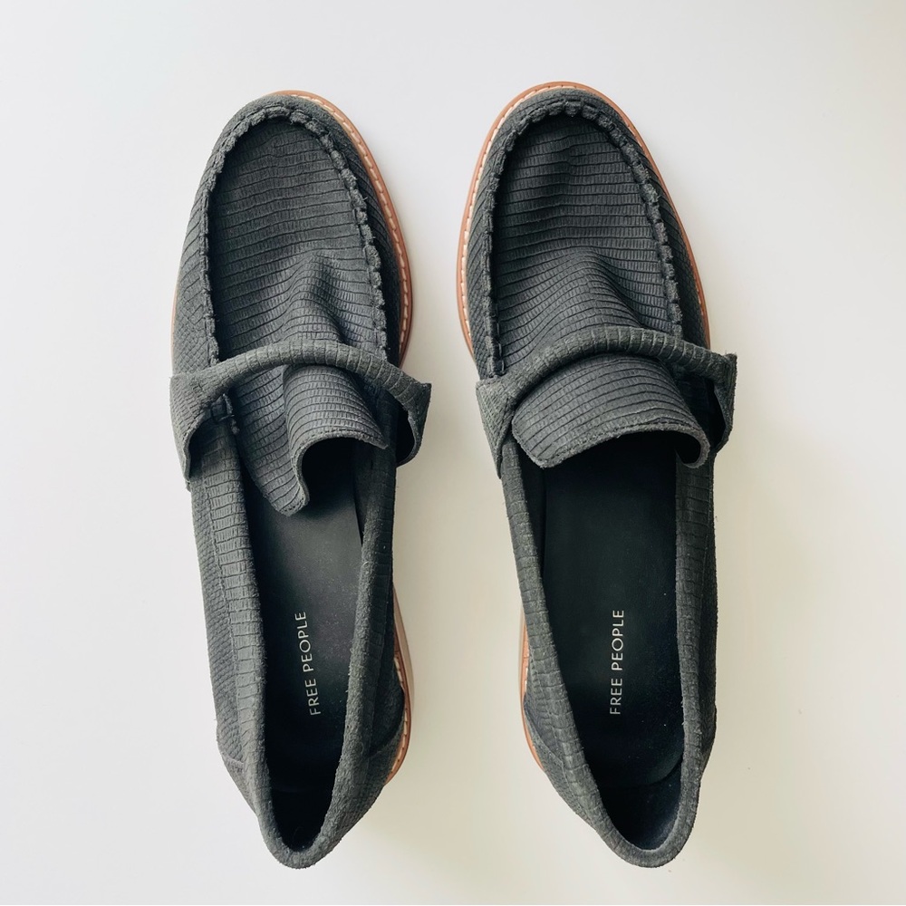 Free People SIZE 10 Bedford suede leather loafers in distressed black - Picture 5 of 8